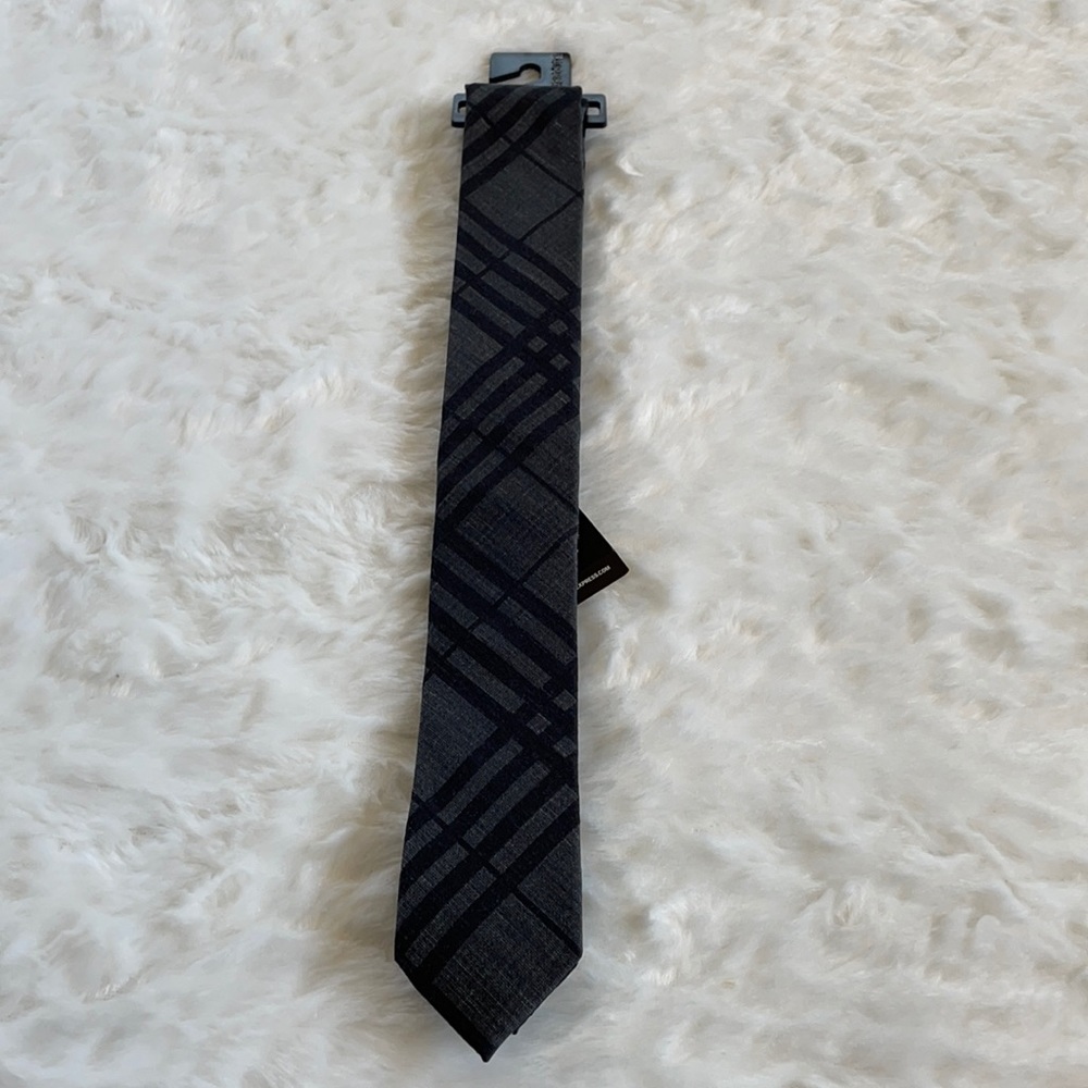 Express Men’s skinny tie dark grey plaid